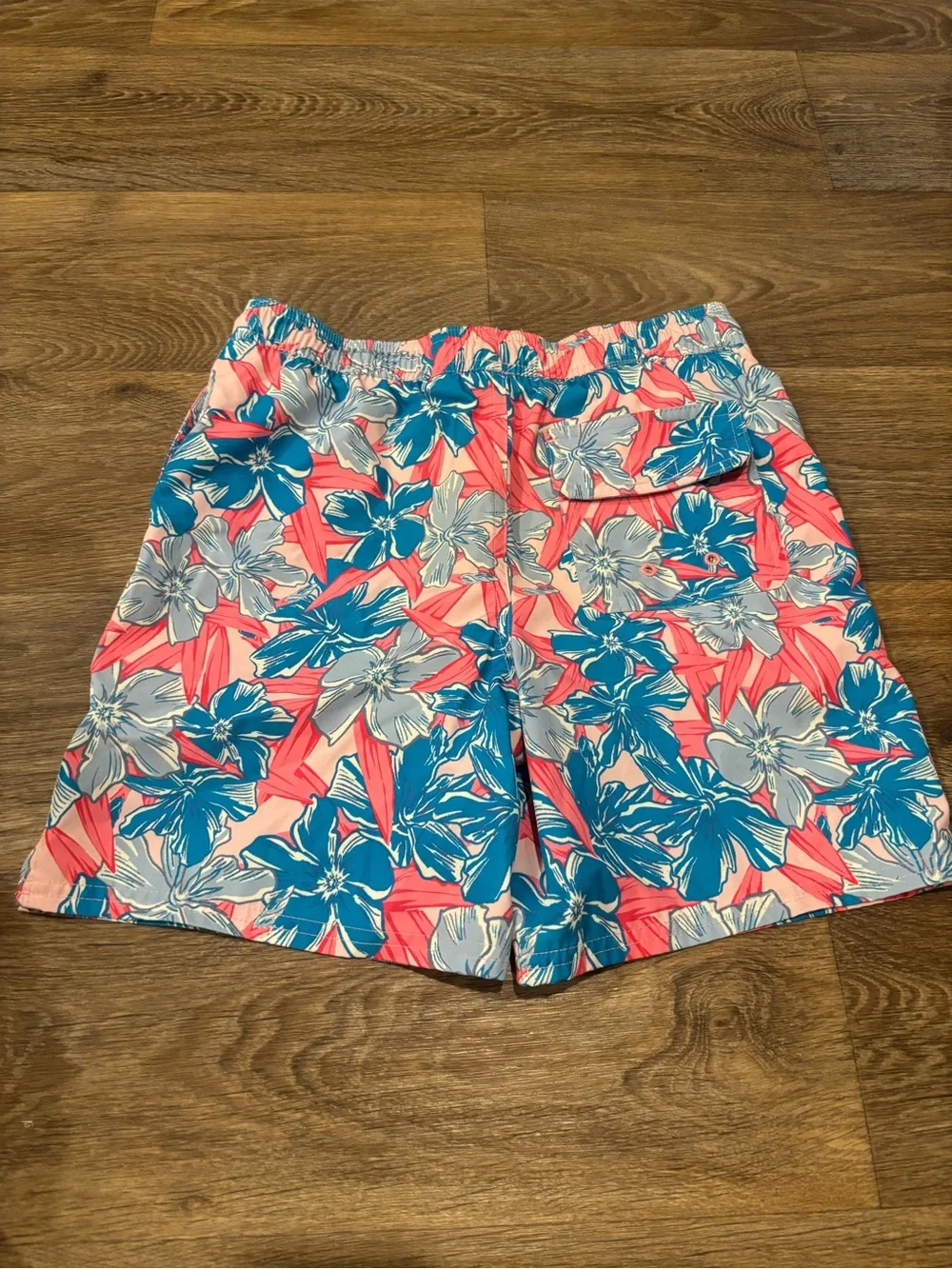 Vineyard Vines Chappy Swim Trunks Boys M 12 14 Pink Blue Hibiscus Floral